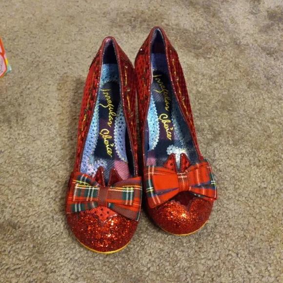 New WRAPPED UP PRETTY red glitter Embroidered Christmas Heels, Size 37, US 7 - Picture 8 of 12